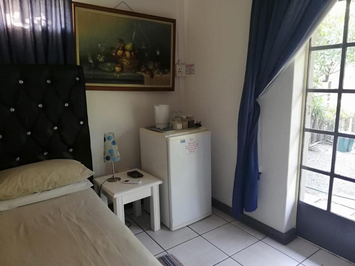 Elephant Walk Guesthouse And Back Packers Phalaborwa Esterno foto