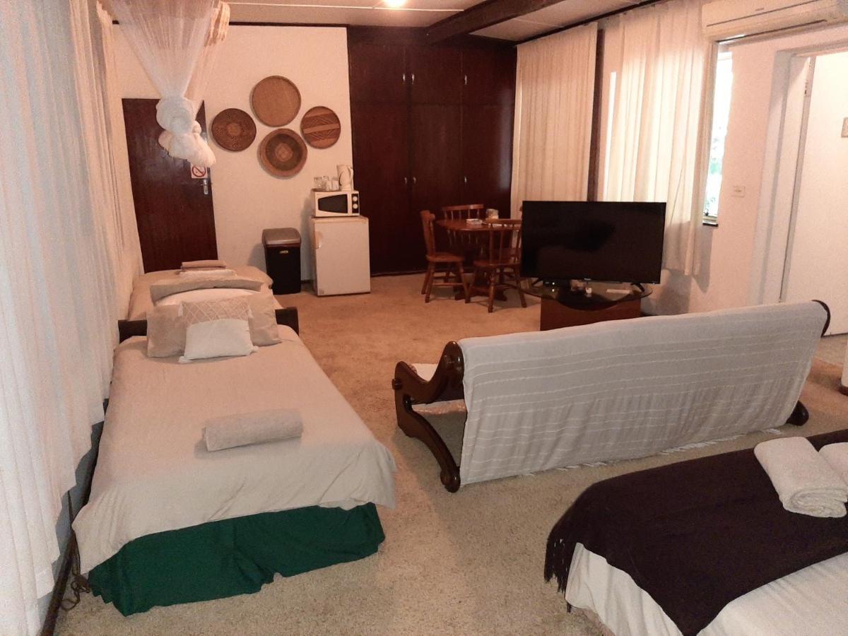 Elephant Walk Guesthouse And Back Packers Phalaborwa Esterno foto