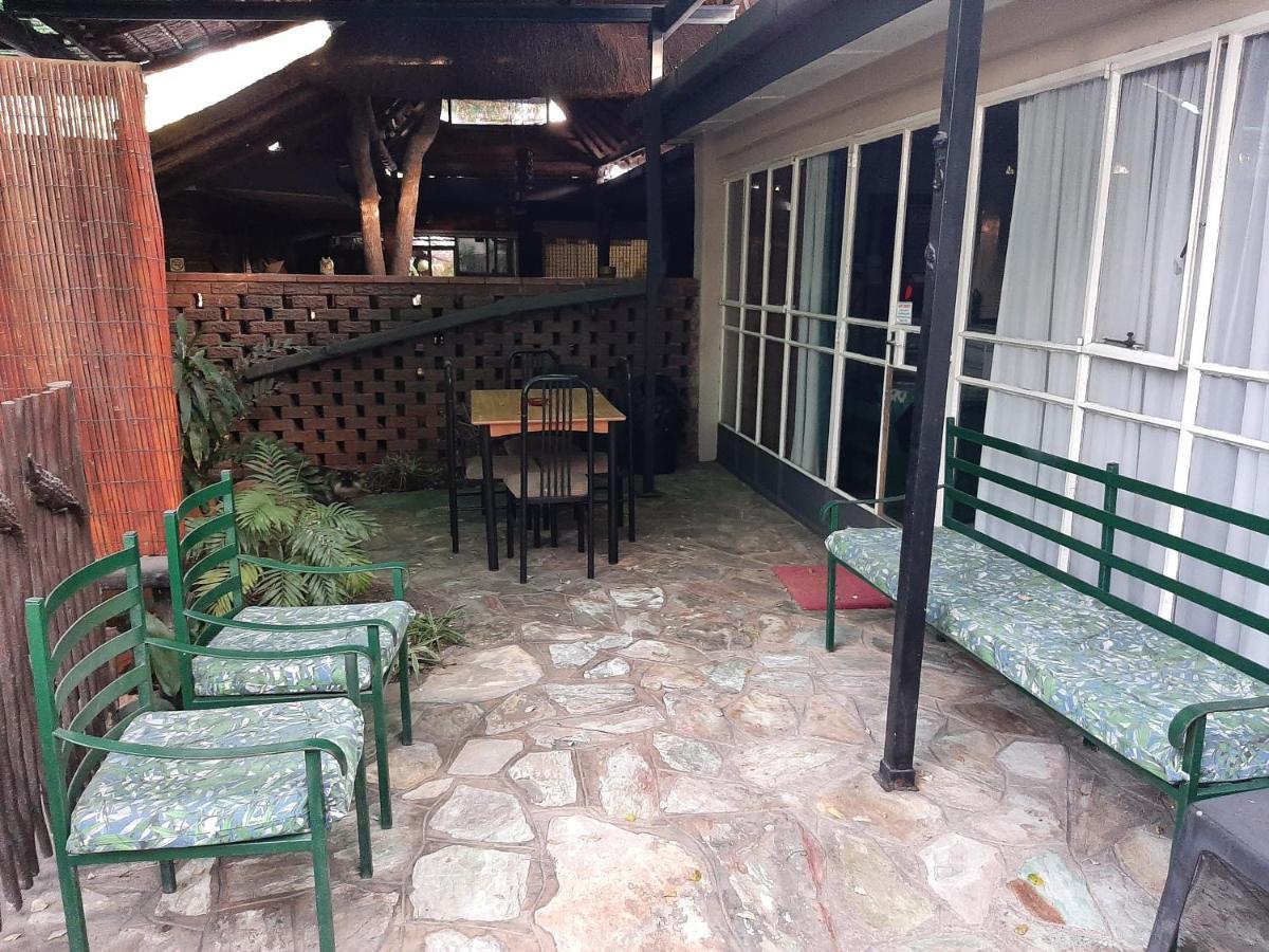 Elephant Walk Guesthouse And Back Packers Phalaborwa Esterno foto