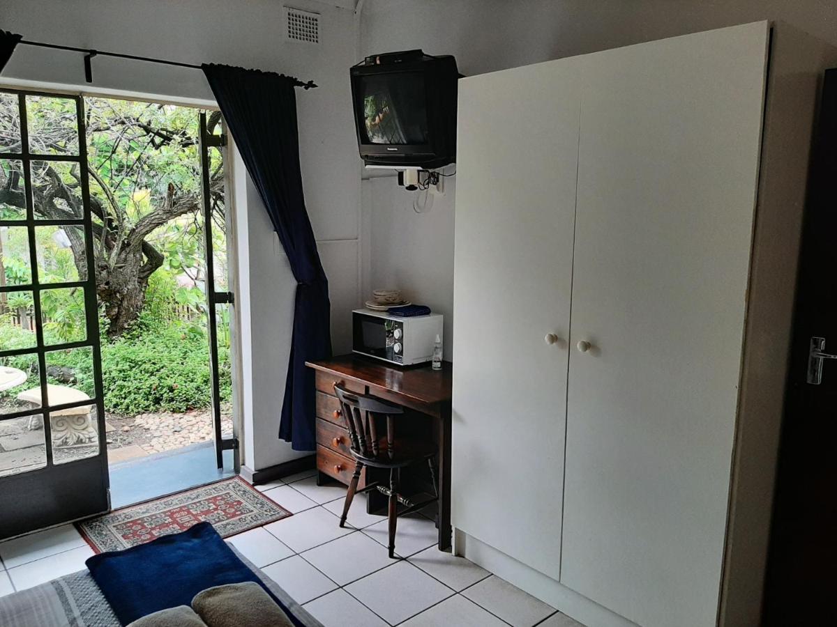 Elephant Walk Guesthouse And Back Packers Phalaborwa Esterno foto