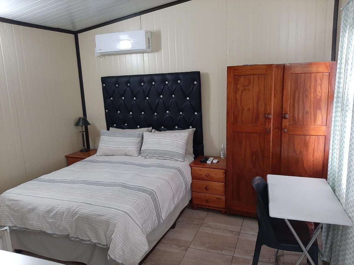 Elephant Walk Guesthouse And Back Packers Phalaborwa Esterno foto